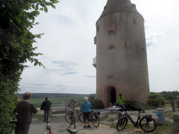 Am Wartturm. D. Diehl